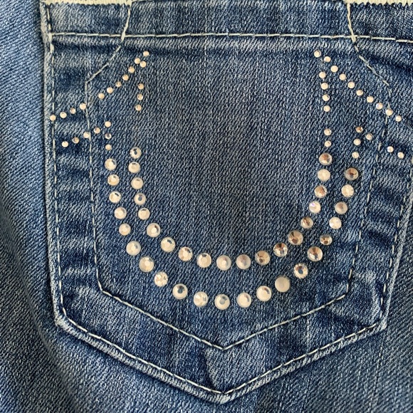 True Religion Skinny Medium Rinse Low Rise Jean. Size 28. - Picture 2 of 4